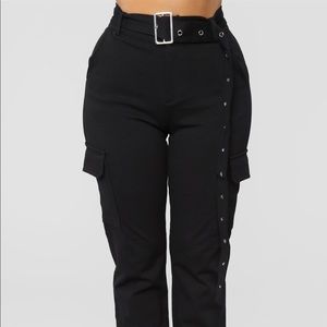 Black joggers -cargo w/belt